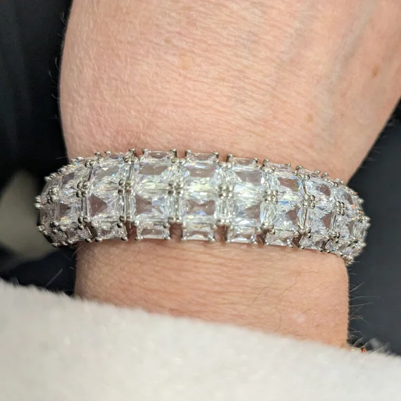 PARK LANE “Glitz” Cuff Silver-tone & Clear Stone Bracelet, NEW!!! - Picture 2 of 4